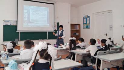 «Ц дыбысы » тақырыбында ашық сабақ  өткізді.