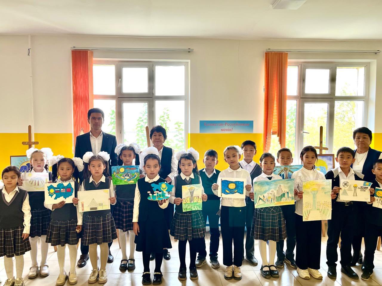 «Қазақстан - Республикам менің!» тақырыбында сурет көрмесін өткізді.