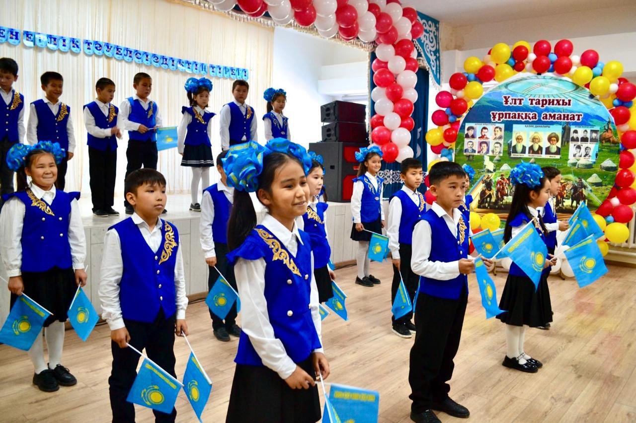  «Елдік пен ерлік-Тәуелсіздіктің тірегі»тақырыбында ашық тәрбие сағатын өткізді.